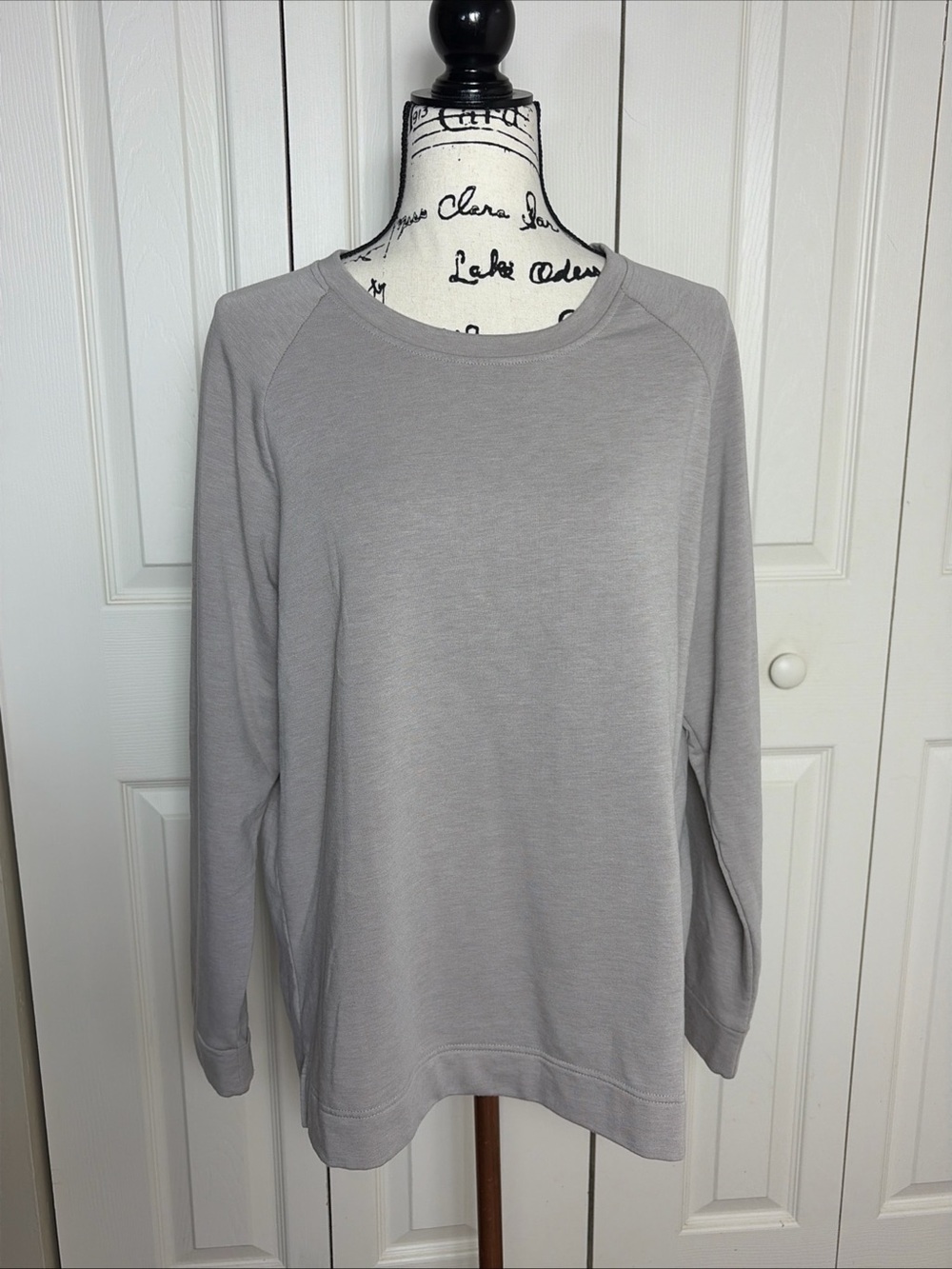 Free Fly Women’s Bamboo ‘Storm Cloud’ Lightweight Taupe Fleece Crew XL